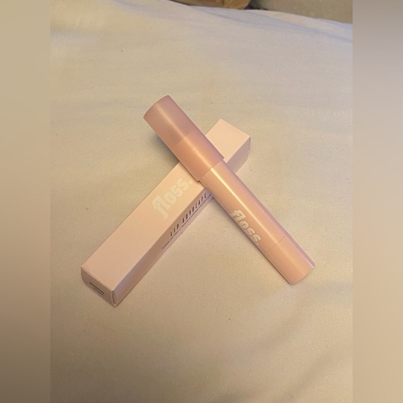 💄-Lip Advocate-💄 - Picture 2 of 7